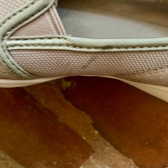 Clarks Shoes Womens Loafers Slip On Flats Grey/Taupe Color SIZE 7.5M - Picture 7 of 9